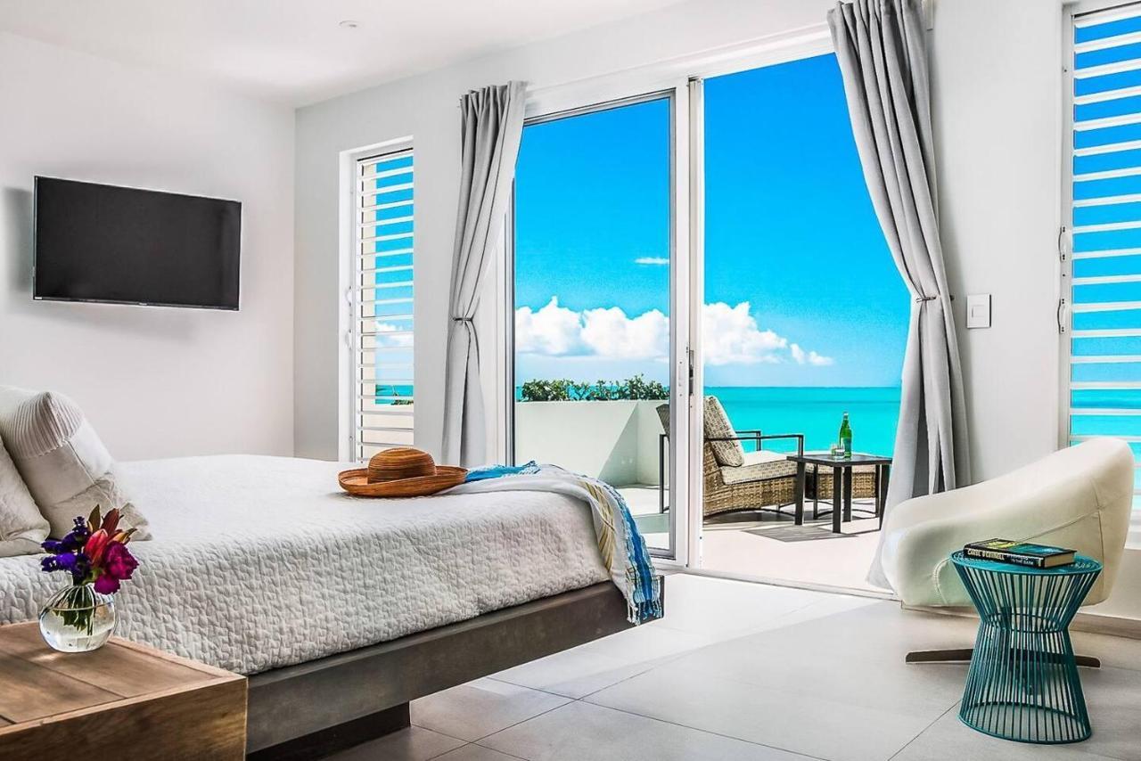 Luxury Oceanfront Villa Delivers Mind Blowing Views, Direct Access To The Ocean Providenciales Exterior photo