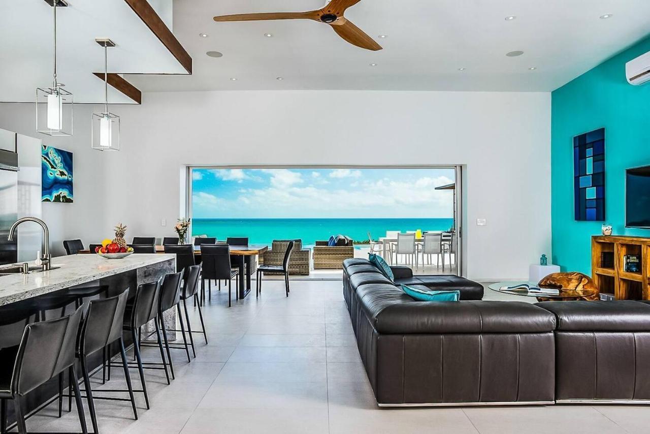 Luxury Oceanfront Villa Delivers Mind Blowing Views, Direct Access To The Ocean Providenciales Exterior photo