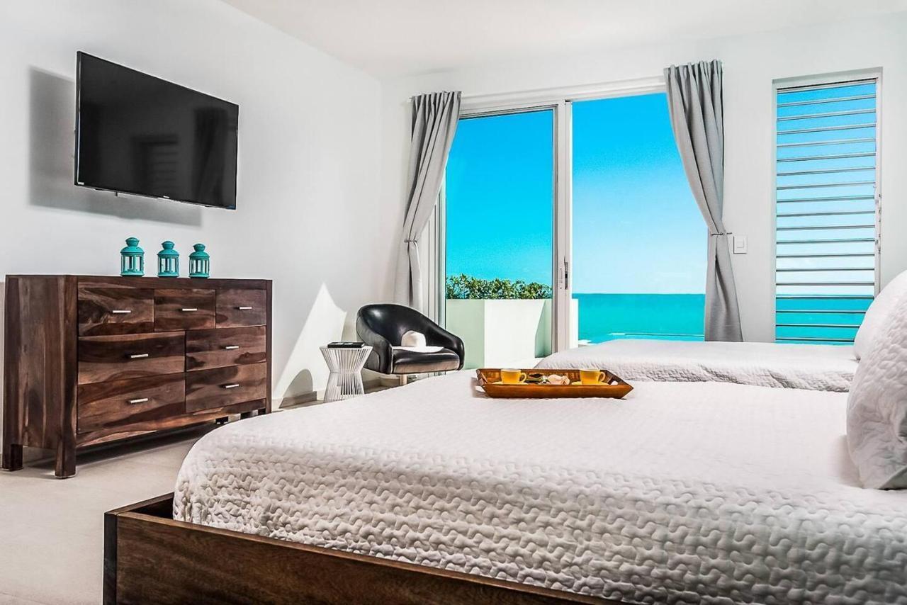 Luxury Oceanfront Villa Delivers Mind Blowing Views, Direct Access To The Ocean Providenciales Exterior photo