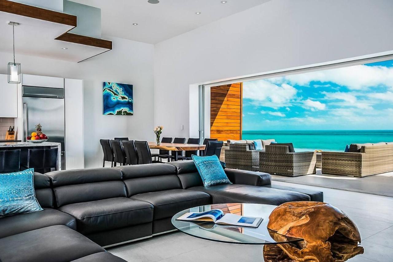 Luxury Oceanfront Villa Delivers Mind Blowing Views, Direct Access To The Ocean Providenciales Exterior photo