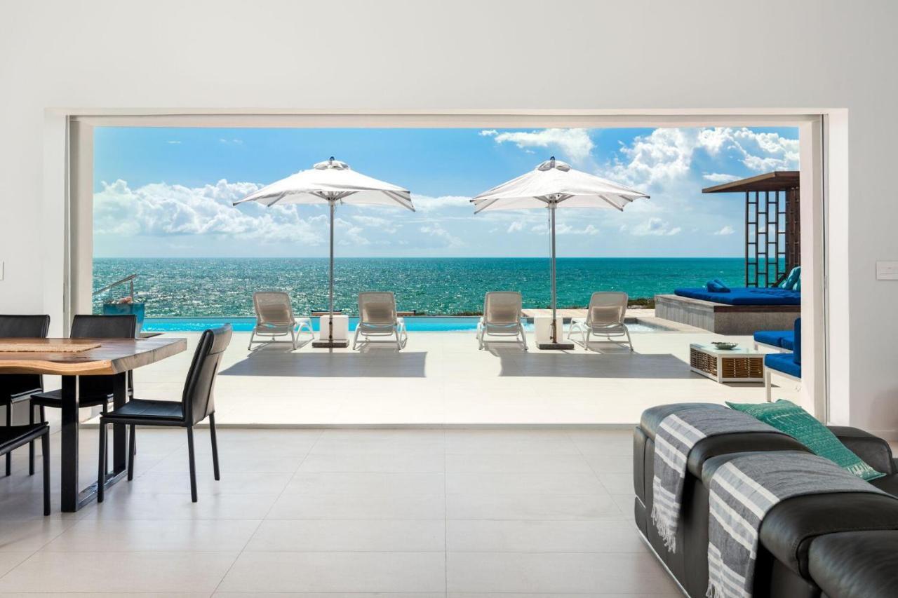 Luxury Oceanfront Villa Delivers Mind Blowing Views, Direct Access To The Ocean Providenciales Exterior photo