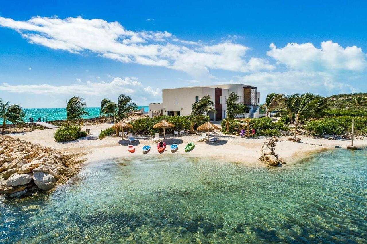 Luxury Oceanfront Villa Delivers Mind Blowing Views, Direct Access To The Ocean Providenciales Exterior photo