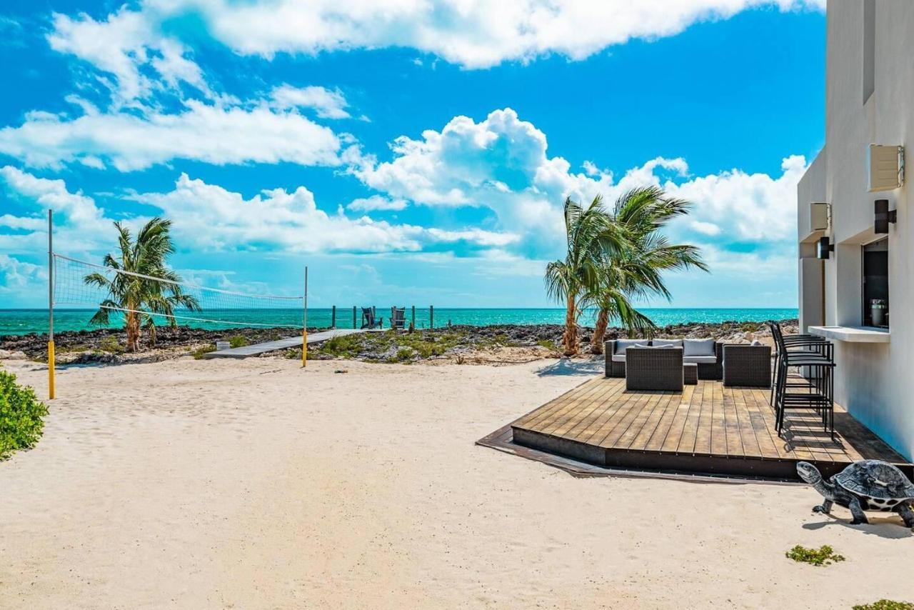 Luxury Oceanfront Villa Delivers Mind Blowing Views, Direct Access To The Ocean Providenciales Exterior photo